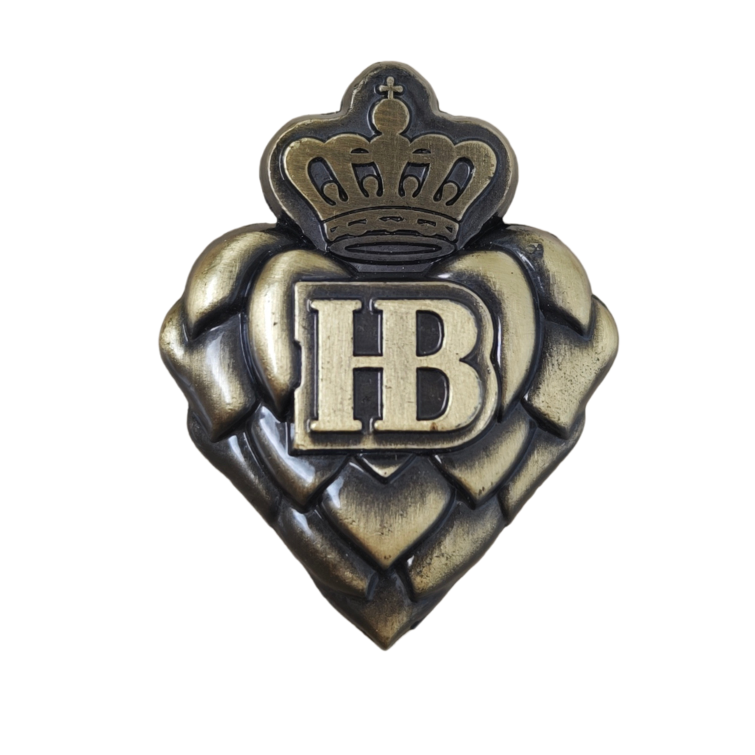 Brauerei Pin mit HB Emblem in Antique silber und Antique brass