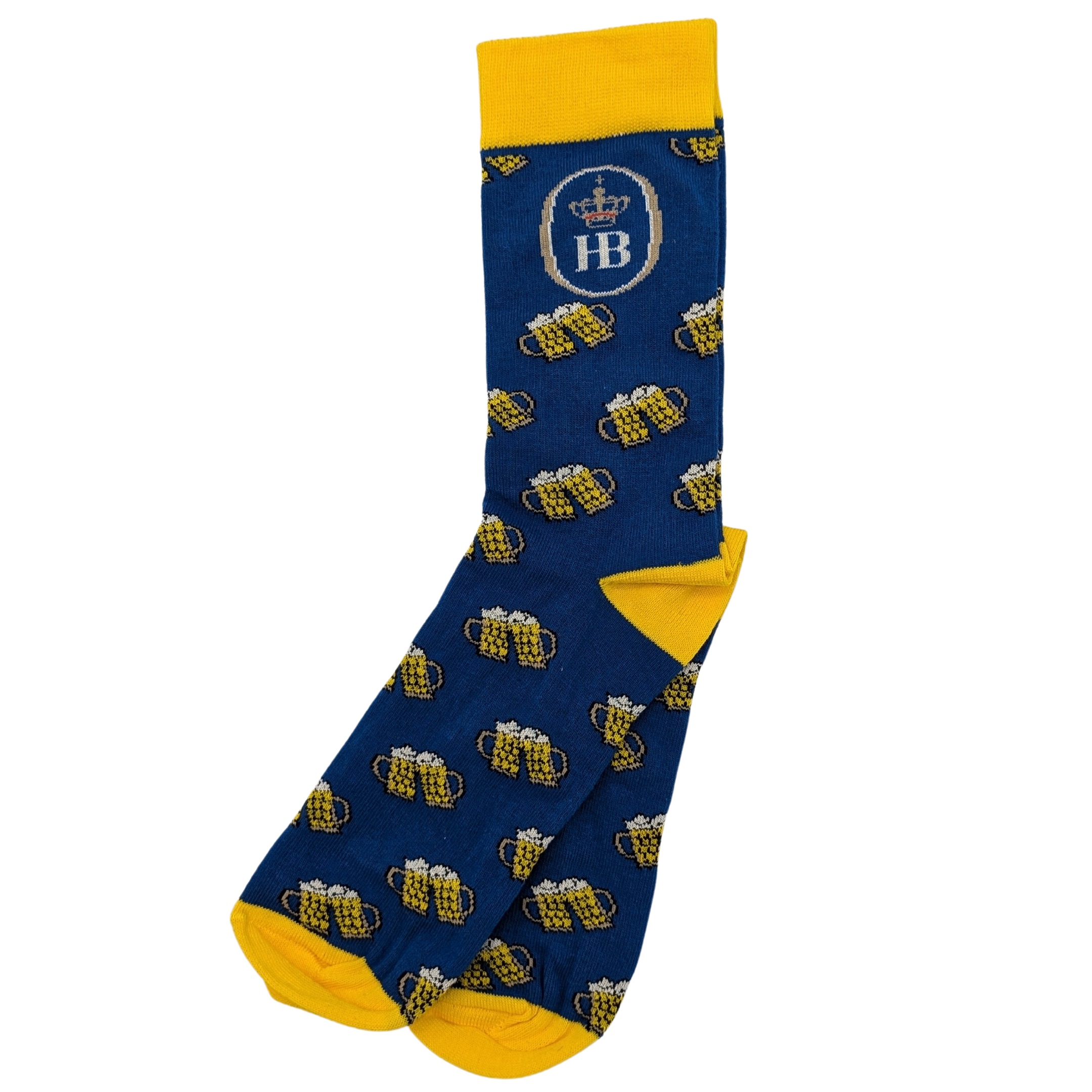  „Dunkelblaue Socken mit gelben Saum, gelber Ferse und Zehenbereich, mit vielen kleinen Bierkrügen als Muster und HB-Emblem mit Krone am oberen Rand.“