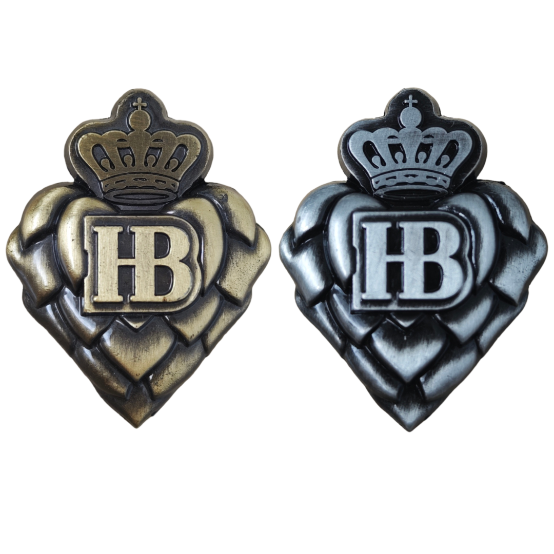 Brauerei Pin mit HB Emblem in Antique silber und Antique brass